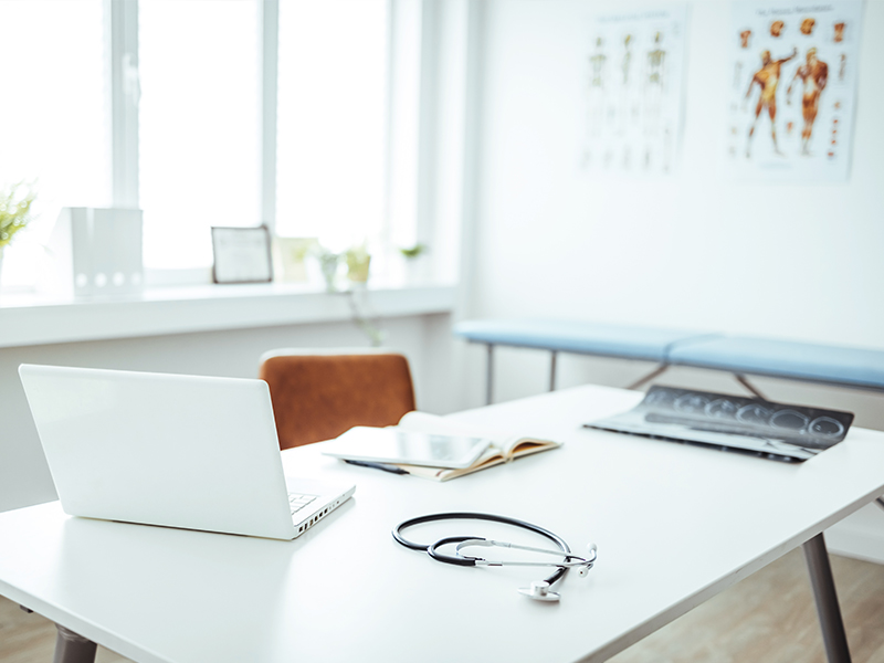 Esenciales médicos: ¿Qué debe tener un consultorio clínico?